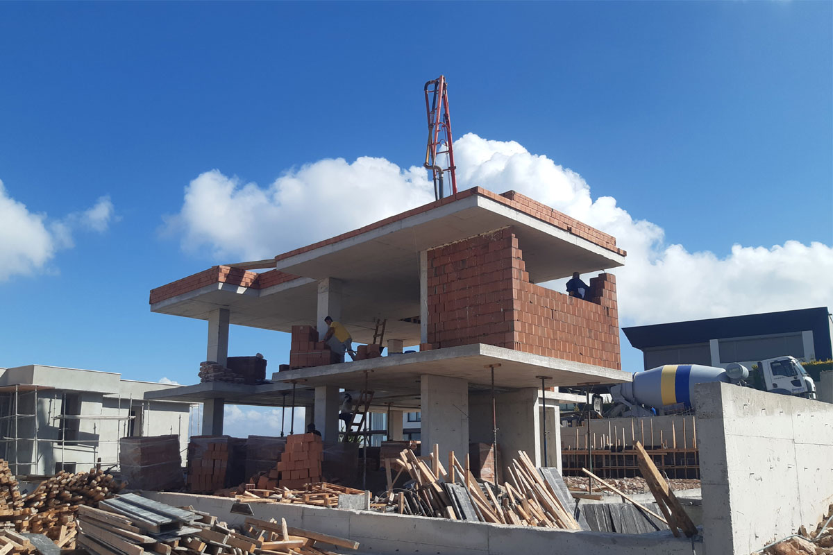 Dalyan villa kaba inşaat aşaması, kat betonları ve duvar örme çalışmaları