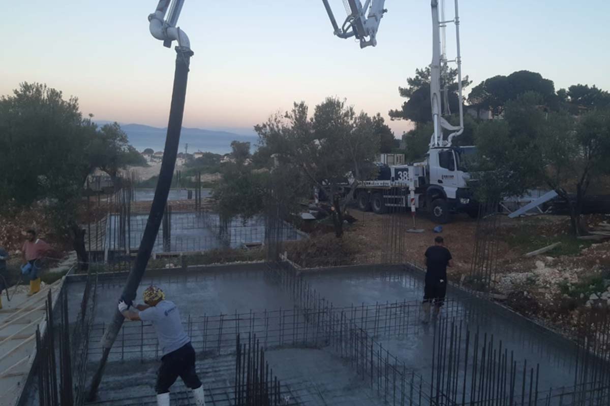 Temel beton dökümü – Karaburun villa projesi